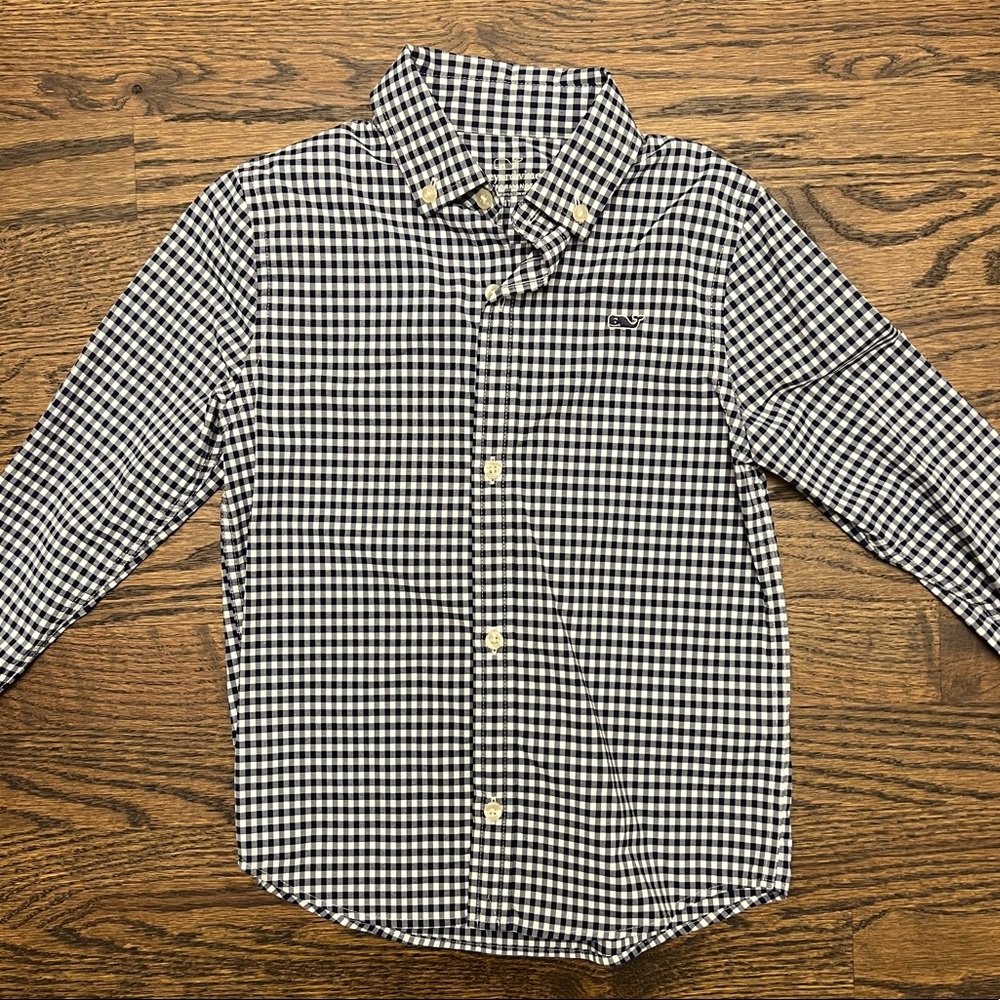 Vineyard Vines Button Down 🐳